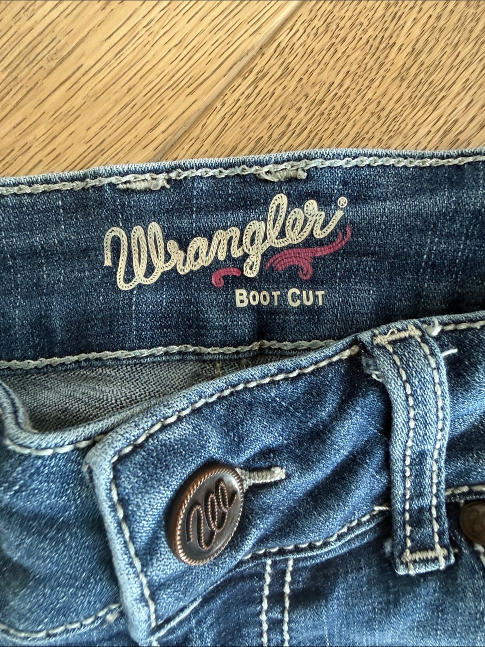 Wrangler Women's Flare Jeans - Medium Blue Wash - Picture 2 of 4